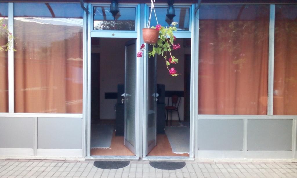 Motel Le Village Σκόπια Εξωτερικό φωτογραφία