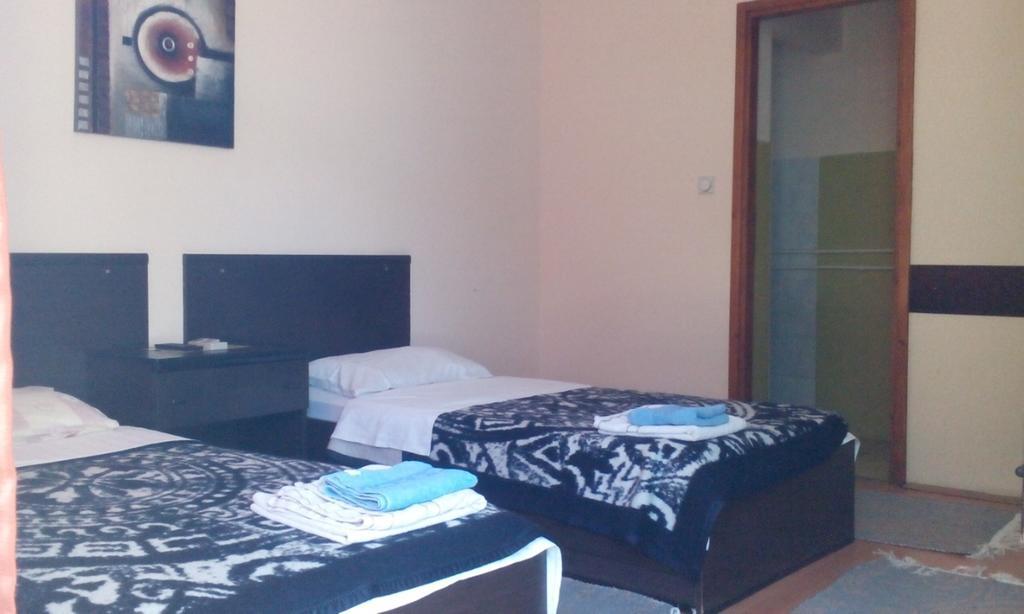 Motel Le Village Σκόπια Δωμάτιο φωτογραφία
